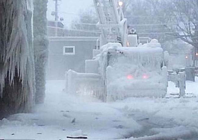 Firetruck-in-ice